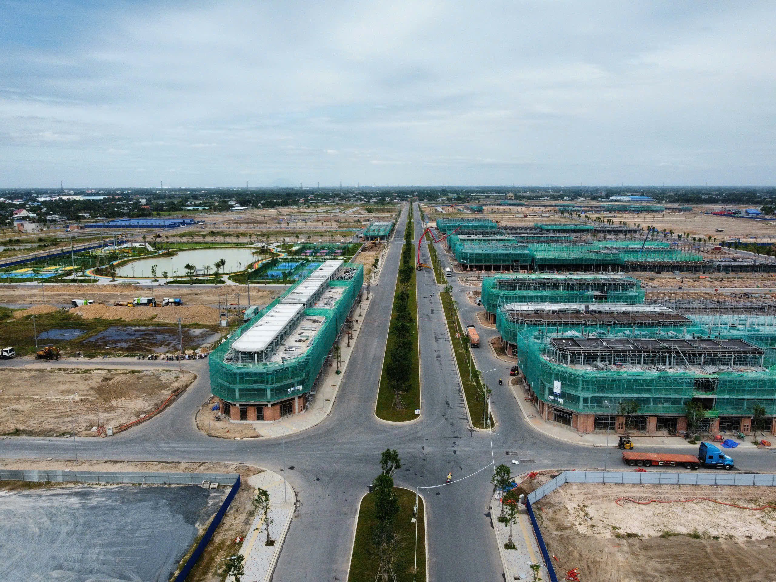 hình ảnh tiến độ thi công dự án vinhomes green city đức hòa, long an mới nhất