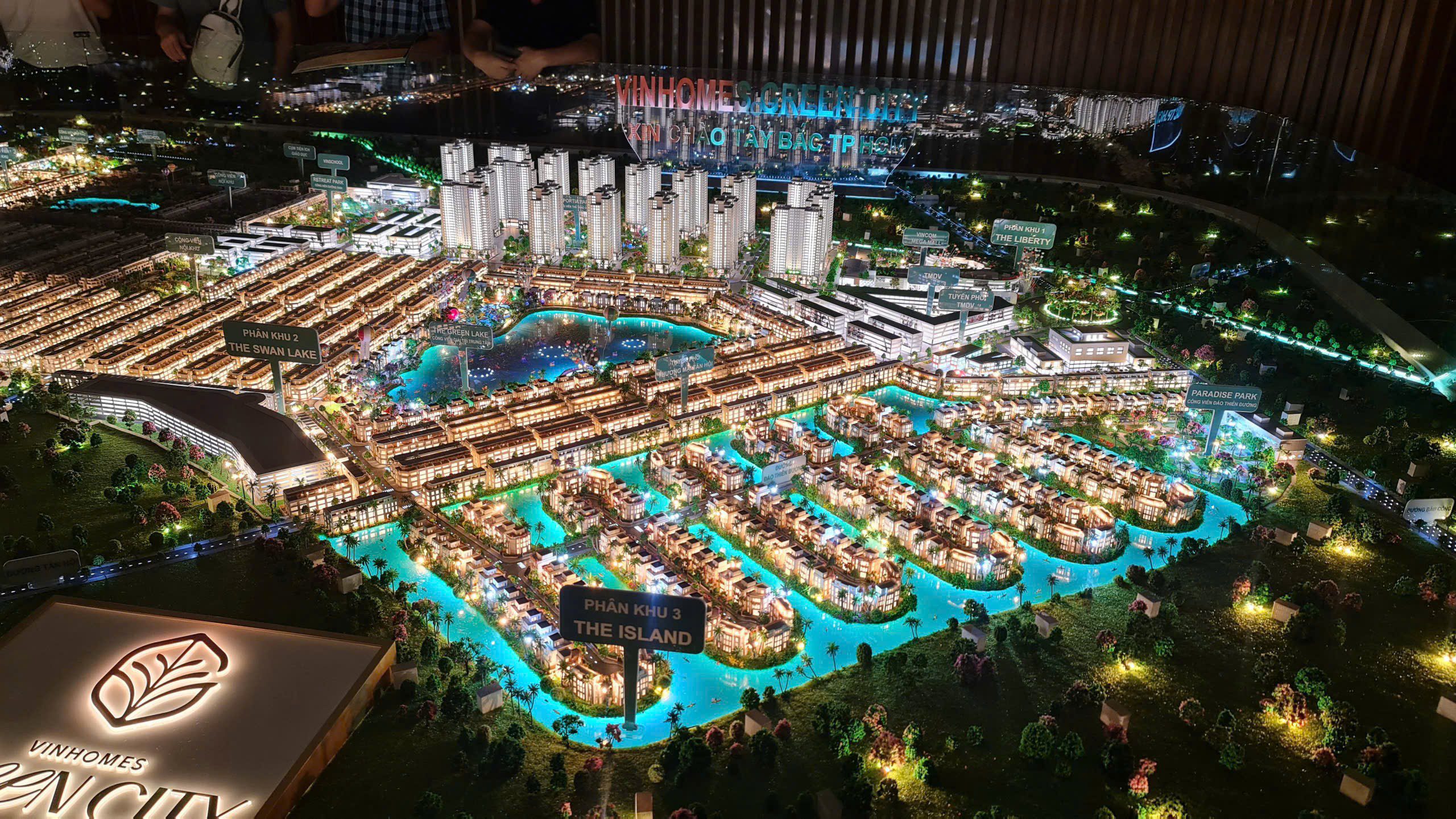 hình ảnh vinhomes green city ban đêm